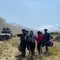 Tangis Histeris Istri Aris Sanda Saat Dievakuasi TNI dari Mbua ke Wamena