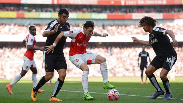 Umpan Cerdas Ozil dan Gol Welbeck Tak Mampu Selamatkan Arsenal