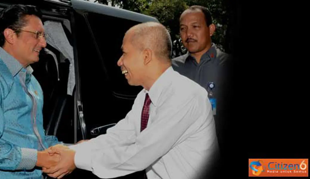 Citizen6, Medan: Fadel Muhammad disambut oleh Dekan Fisip USU Prof Badaruddin di Gelanggang Mahasiwa USU. (Pengirim: Efrimal)