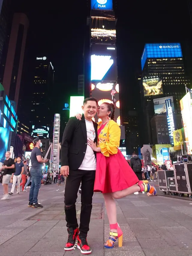 [Fimela] Fitri Carlina dan Hendra Sumendap