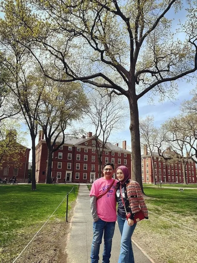 Potret Mesra Pasha Ungu dan Adelia Pasha