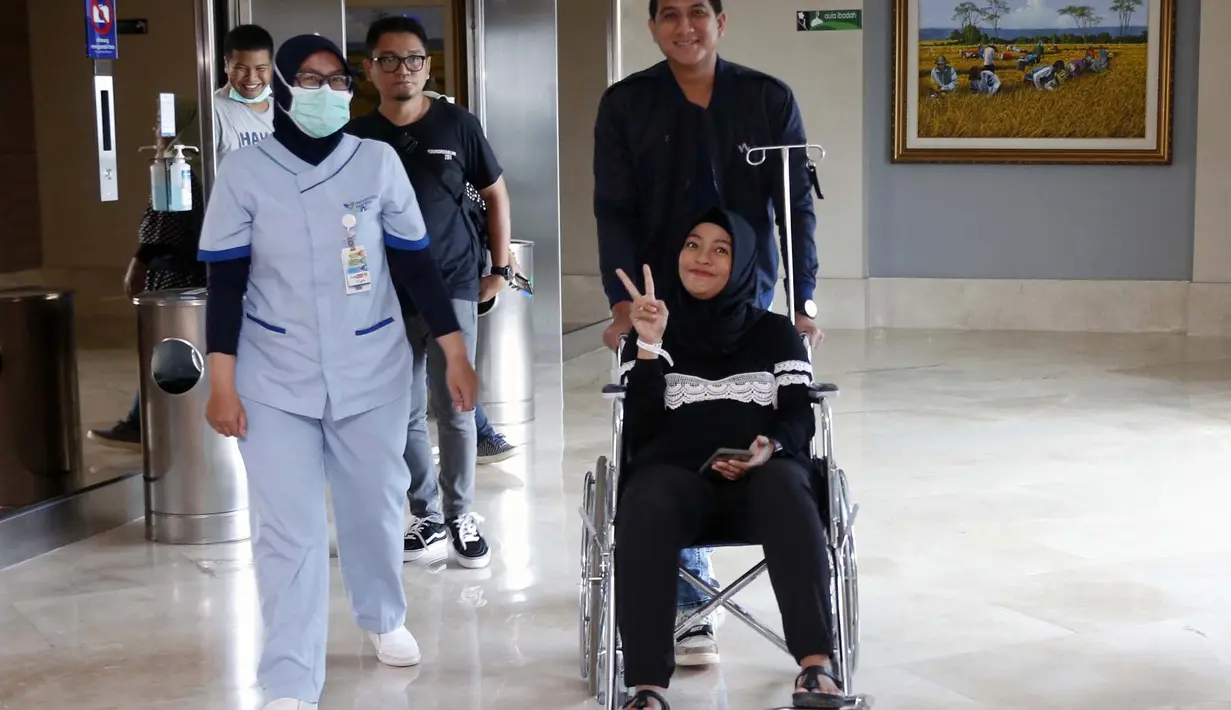 Tantri dan Ardi konferens pers setelah kelahiran anak kedua di Rumah Sakit Mayapada, Lebak Bulus, Jakarta Selatan, Sabtu (22/2/2020). (Adrian Putra/Fimela.com)