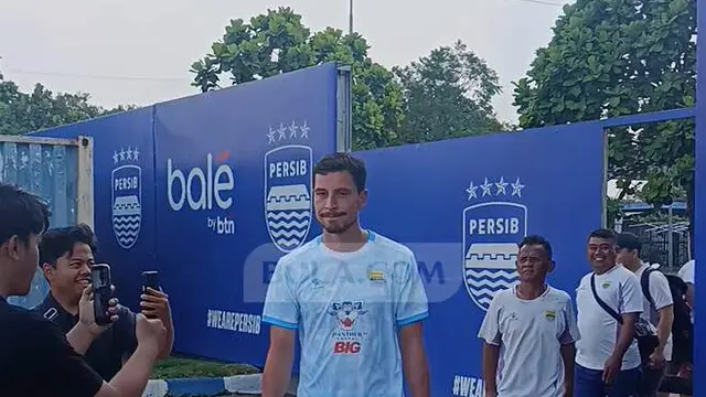 Instagram deactivated, Thom Haye tetap senyum dan fokus latihan bersama Persib Bandung