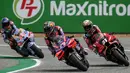 Sesi Kualifikasi MotoGP Thailand 2024 berlangsung di Sirkuit Internasional Buriram, Sabtu (26/10/2024). (Lillian SUWANRUMPHA/AFP)