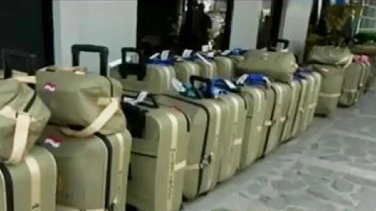 Ratusan Jemaah Asal Jatim Gagal Umrah Terlantar di Tangerang