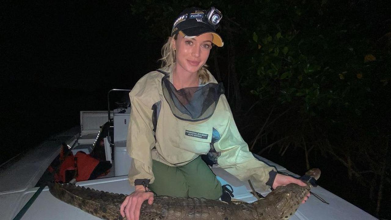 Sosok Ilmuwan Rosie Moore Nangis Dijuluki Paling Seksi, Intip Aksi Ngerinya Belek Ular Piton Makan Buaya