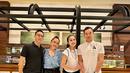 Saking awetnya persahabatan Sandra Dewi dan Yuanita Christiani, kebersamaan keduanya seperti bertransformasi dari berdua, menikah hingga dikaruniai anak. Sandra Dewi dan Harvey Moeis menikah pada tahun 2016, sementara Yuanita Christiani dan Indra Wiguna Tjipto menikah pada 2019. Saling dampingi saat sahabat menikah dulu, tentunya menjadi kebahagiaan tersendiri untuk Sandra dan Yuanita. (Liputan6.com/IG/@sandradewi88)