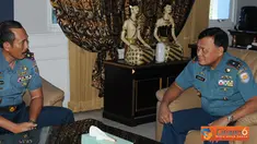 Citizen6, Surabaya: Kunjungan Komandan Lantamal V yang baru tersebut sehubungan ia sebagai pejabat baru di jajaran TNI AL wilayah timur. (Pengirim: Penkobangdikal).