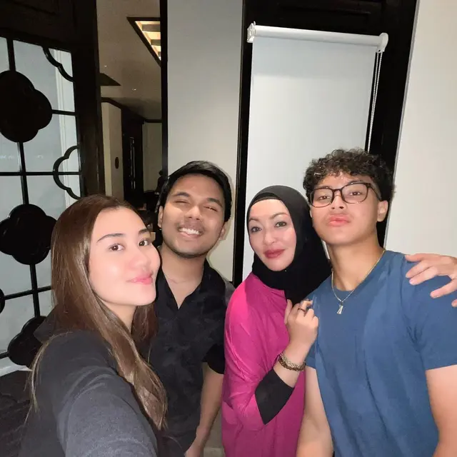 Makan Bareng, Ini 7 Kebersamaan Thoriq Halilintar Bersama Angelina Sondakh