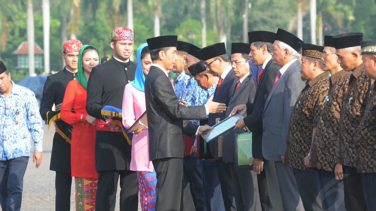 Gagahnya Jokowi Saat Jadi Pemimpin Upacara