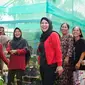 Bakal Calon Wakil Gubernur Sumatera Selatan, Riezky Aprilia saat menemui warga dan kaum perempuan di Sumsel. Dia berharap bisa memberdayakan masyarakat dengan pertanian. (Foto: Istimewa).