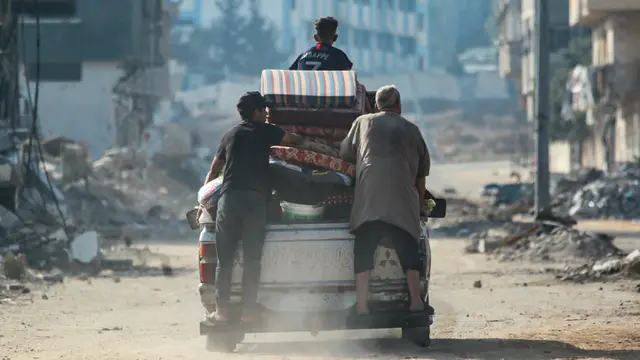 Warga Palestina Tinggalkan Lokasi Pengungsian di Gaza Tengah