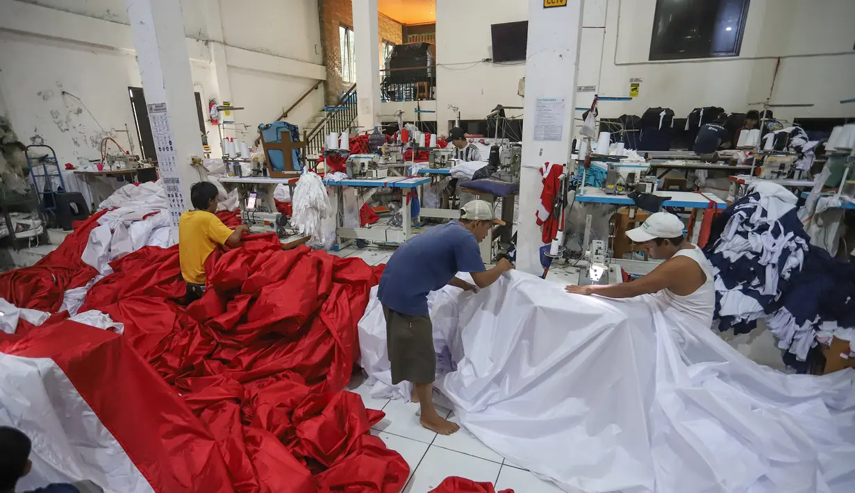 Pesanan yang diterima mulai dari yang standar hingga memiliki panjang serta ukuran luar biasa. (merdeka.com/Arie Basuki)