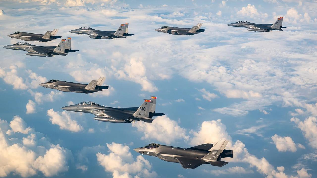 Israel Kerahkan 200 Jet Tempur dan 330 Amunisi untuk Membunuh Jenderal-Jenderal Iran