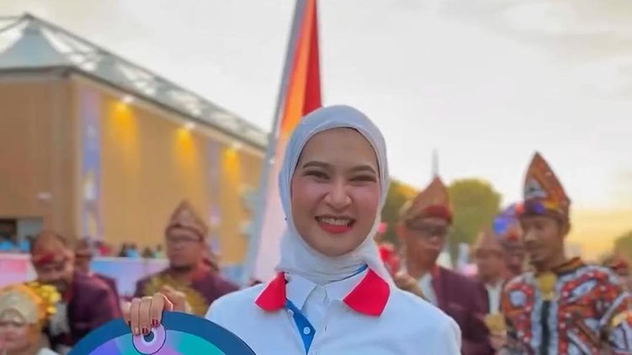Kirim 35 Atlet, Begini Keseruan Parade Kontingen Indonesia di Acara Opening Ceremony Paralympic Paris 2024