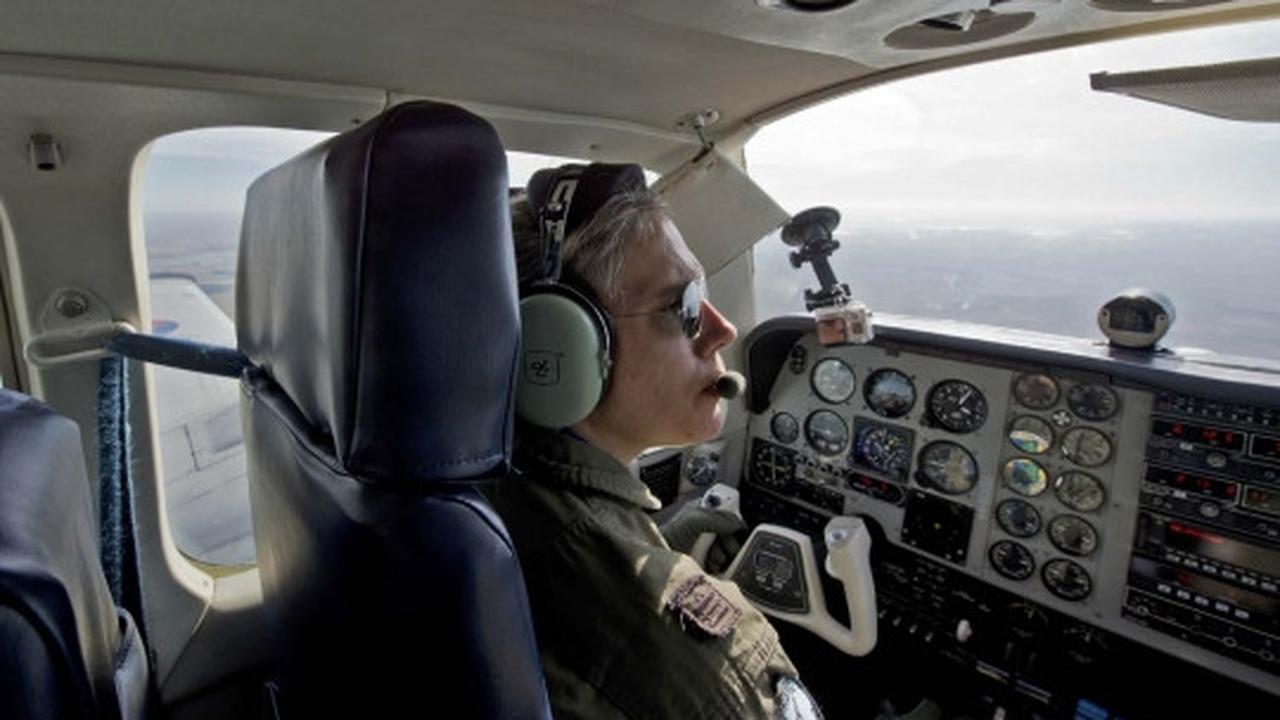 Cantiknya Maria Eugenia, pilot wanita pertama militer Uruguay