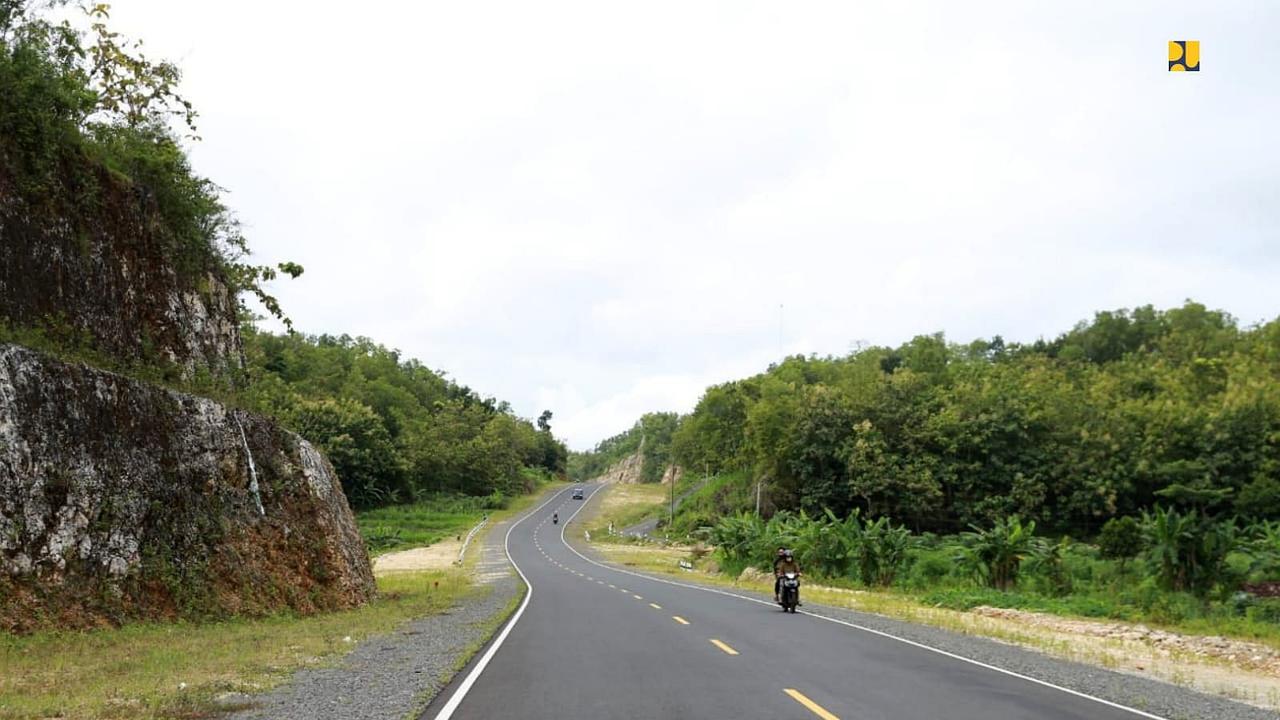 Menteri PUPR Basuki Hadimuljono mempromosikan lintas Pantai Selatan Jawa atau Pansela Jawa sebagai jalur alternatif mudik Lebaran 2022. (Dok Kementerian PUPR)