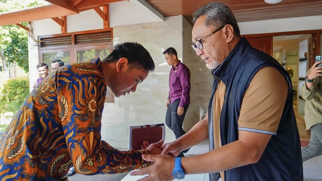 Wali Kota Solo Gibran Rakabuming Raka menemui Ketua Umum PAN Zulkifli Hassan di Rumah Dinas Menteri Perdagangan (Mendag), Jalan Widya Chandra IV/16, Jakarta.