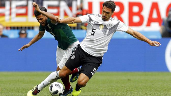 Bek Timnas Jerman, Mats Hummels (kanan)(AP Photo/Victor R. Caivano)