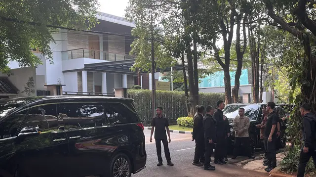 Jenazah Guruh Soekarnoputra Tiba di Rumah Duka, Elite PDIP Hadir