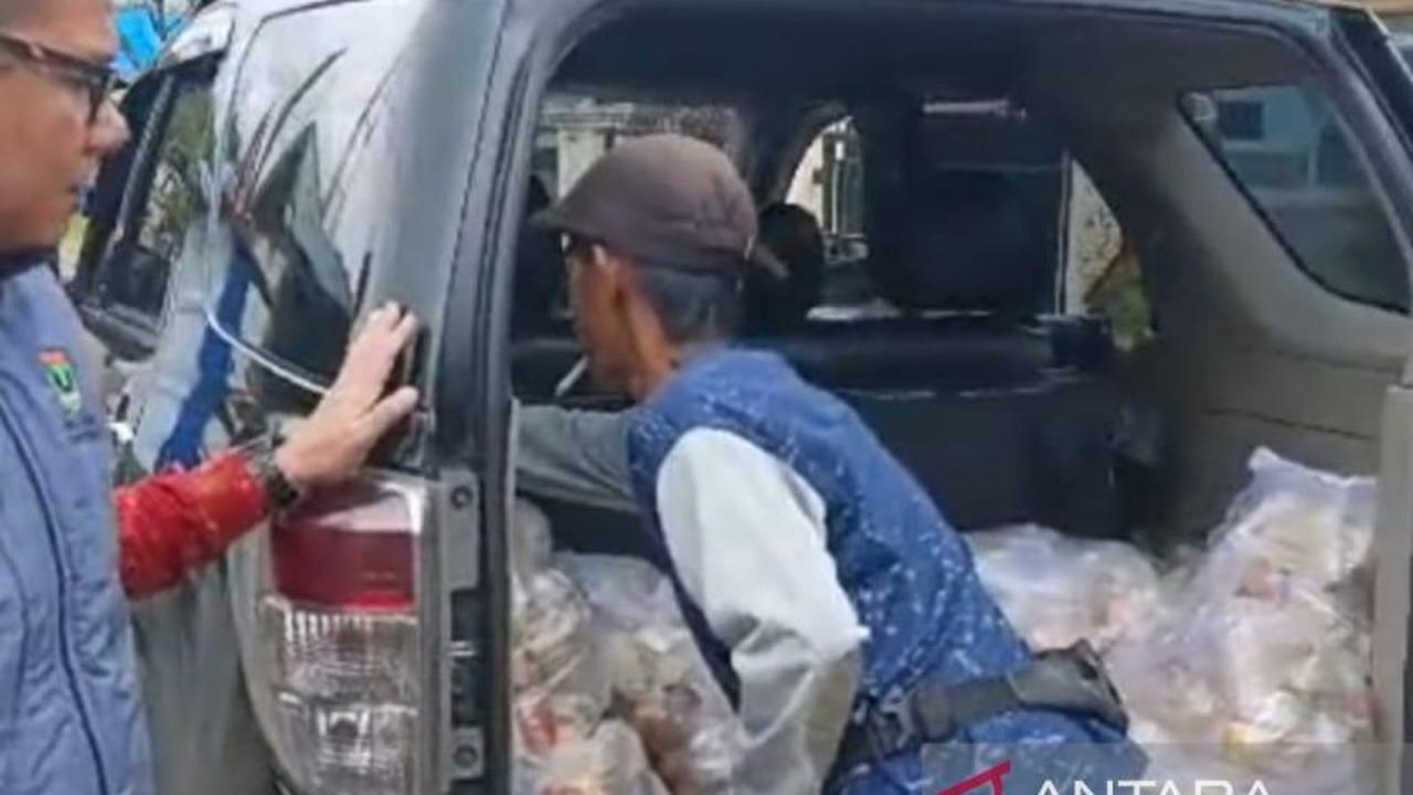 Pemkab Solok Salurkan Ribuan Paket Makanan, Pastikan Bantuan Banjir Solok Tepat Sasaran