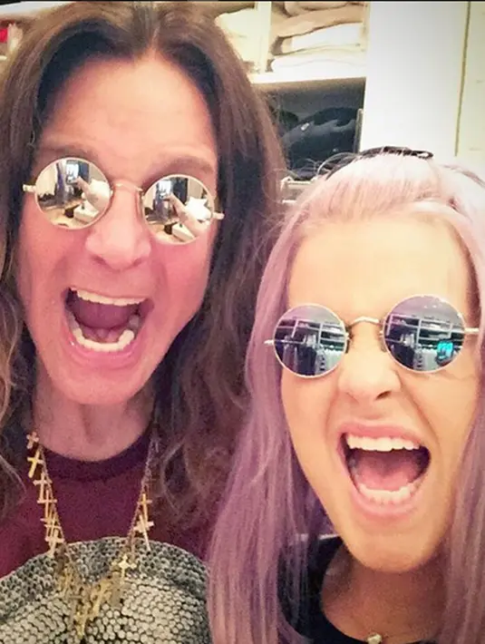 Ozzy Osbourne (vokalis band Black Sabbath) dan Kelly Osbourne. (via instagram/@kellyosbourne)