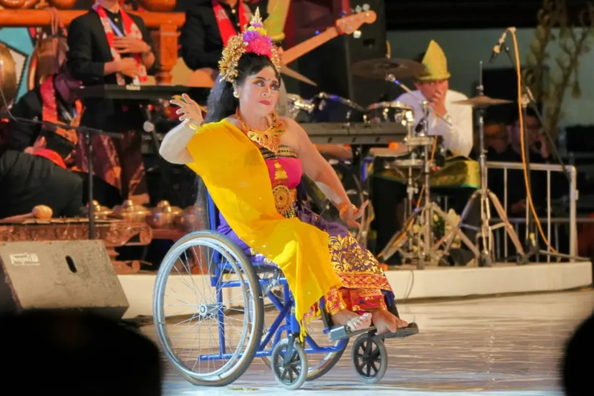 Penari Disabilitas Persembahkan Tarian Puspanjali di Gala Dinner AHLF 2023