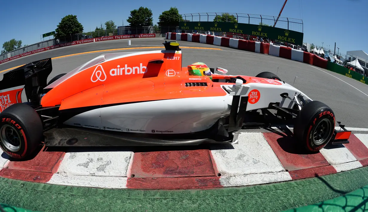 Pebalap Spanyol Roberto Merhi dari F1 Team  Manor Marussia saat kualifikasi untuk Formula 1 Grand Prix 2015, Kanada 6 Juni 2015. Pebalap Indonesia, Rio Haryanto, akan tampil bersama Manor Racing dalam balapan Formula 1 tahun ini. (AFP PHOTO / DON Emmert)
