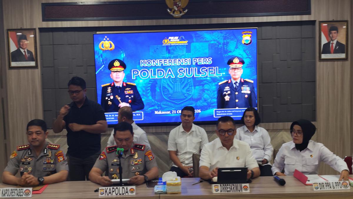 Kapolda Sulsel Irjen Awal Chairuddin didampingi Kapolrestabes Makassar Kombes Arya Perdana saat rilis di Mapolda Sulsel.