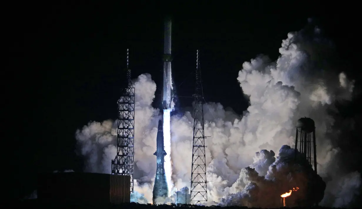 Blue Origin merupakan perusahaan antariksa yang didirikan oleh miliarder Jeff Bezos. (Gregg Newton/AFP)