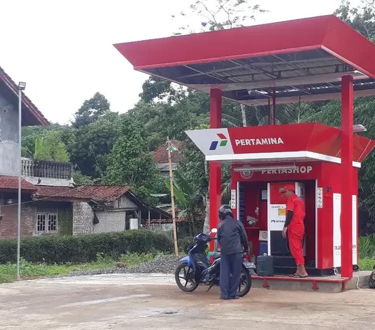 Sebagai program kemitraan Pertamina, Pertashop memang legal karena menjadi lembaga penyalur resmi sekaligus kepanjangan tangan Pertamina yang menjangkau langsung ke masyarakat.