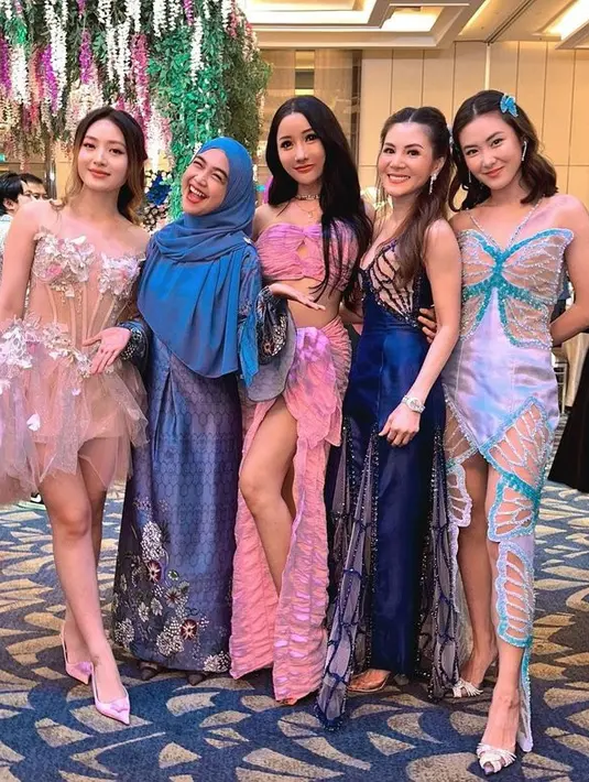 <p>Diketahui busana yang dipakai Natasha adalah karya dari desainer @ohayosarah. Sedangkan untuk makeup, Natasha menyerahkan kepada tangan Fauziah Hanum. [Foto: Instagram.com/natashawilona12]</p>