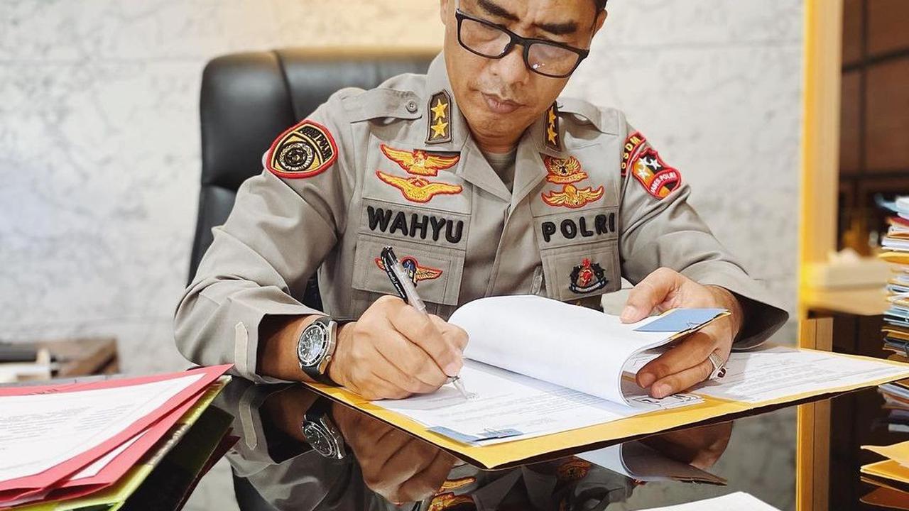 Hobi Membaca Buku