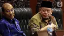 Ketua DPD La Nyalla Mahmud Mattalitti ( kanan) saat memimpin jalannya rapat paripurna di gedung Nusantara V, kompleks MPR/DPR, Senayan, Jakarta, Rabu (2/10/2019). Berdasarkan revisi UU MD3, jumlah pimpinan MPR ditambah dari 5 menjadi 10 orang. (Liputan6.com/Johan Tallo)