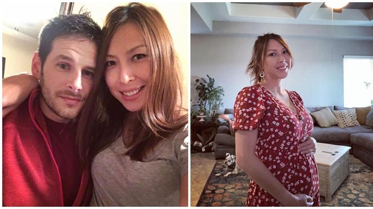 Umumkan Kehamilan, Ini 7 Potret Mesra Kristania Besouw dan Suami