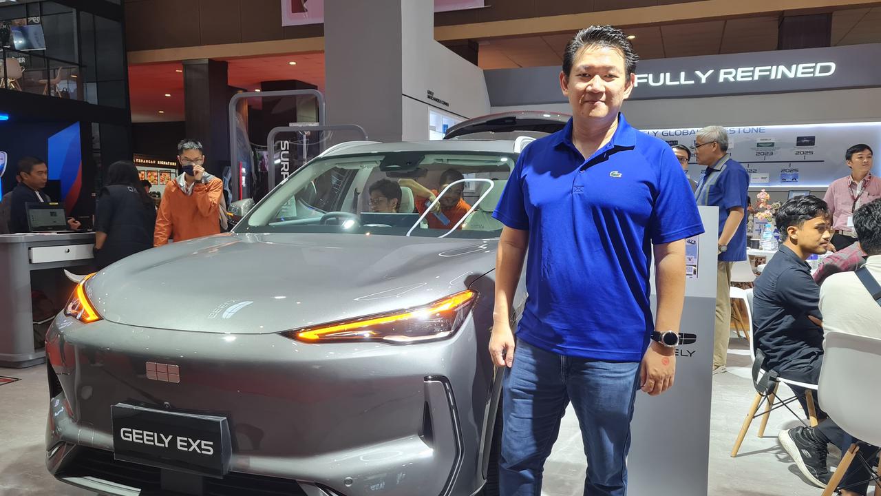 Danny (39) konsumen Geely yang mencoba EX5 di IIMS 2025