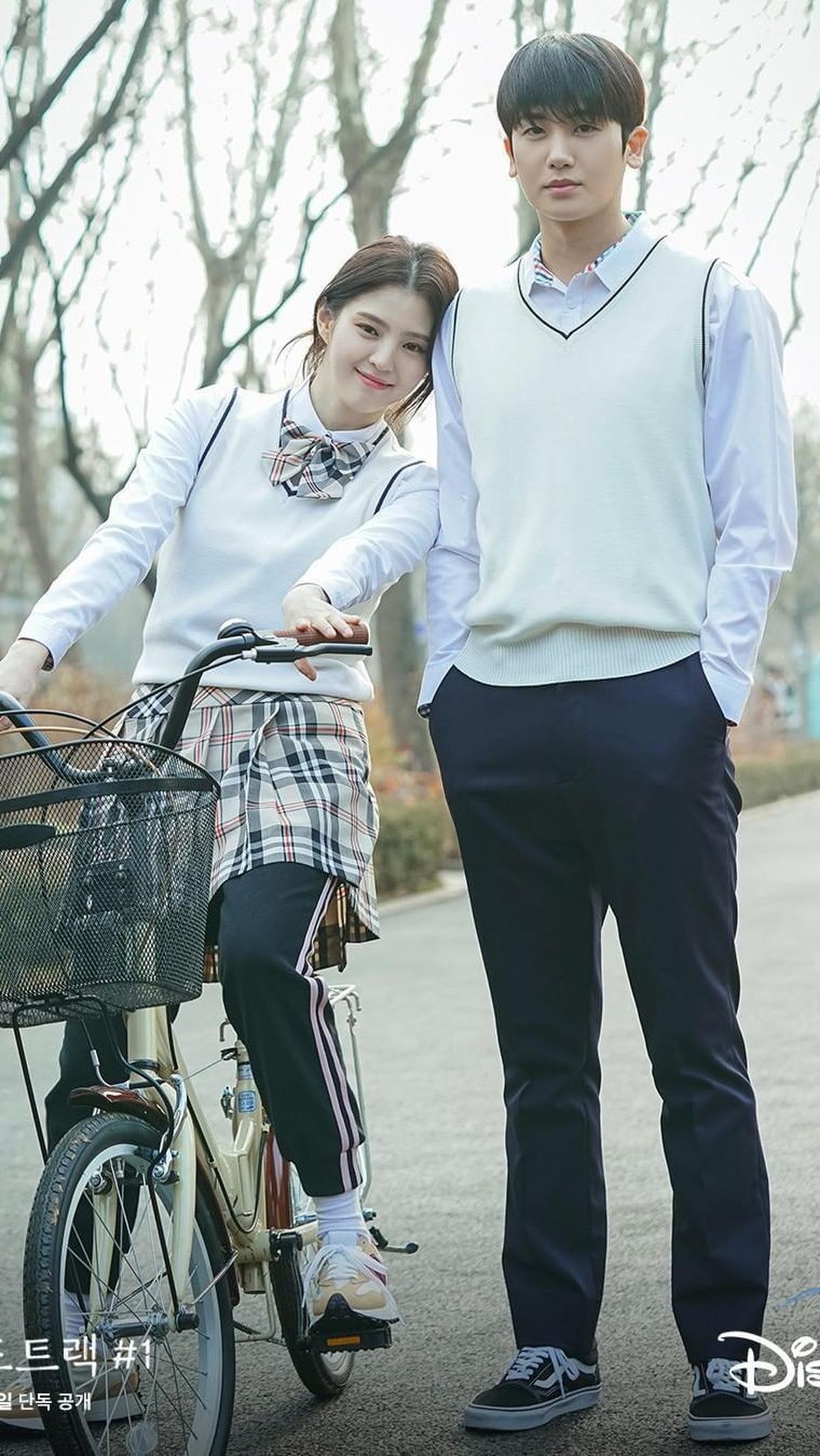 10. Park Hyung Sik: Flashback Manis di "Happiness"