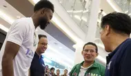 Momen Menparekraf Sandiaga Uno dan mantan Gubernur DKI Jakarta Anies Baswedan bertemu dengan sejumlah pemain basket NBA. Momen tersebut diunggah di akun Instagram pribadi Sandiaga. (Foto: @sandiuno)