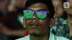 Warga saat nonton bareng pertandingan Timnas Indonesia melawan Irak pada pertandingan perebutan tempat ketiga Piala Asia U-23 Qatar 2024, Monumen Nasional, Jakarta, Kamis (2/5/2024). (Liputan6.com/Herman Zakharia)