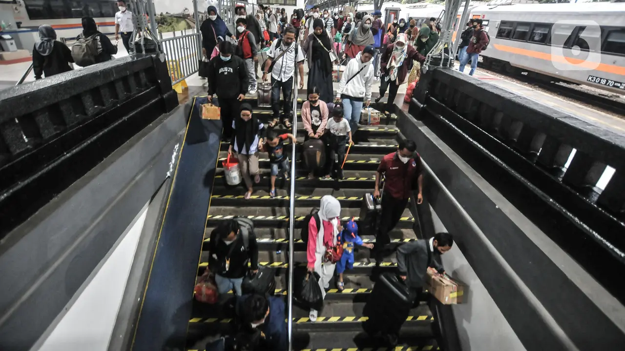 Gelombang Arus Balik via Kereta Api Masih Tinggi