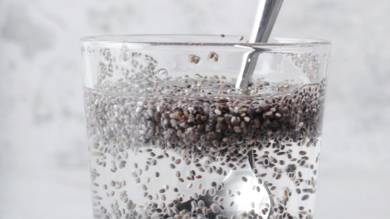 Ilustrasi Chia Seeds Direndam