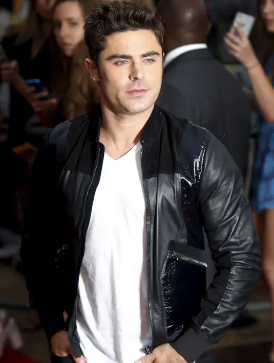 Aktor Zac Efron saat menghadiri pemutaran perdana film 'We Are Your Friends' di Brixton Oval, London, Inggris. Selasa (11/8/2015). (REUTERS/Luke MacGregor)