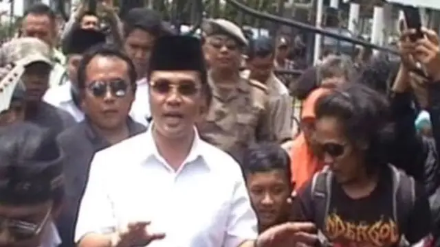 Aceng Terima Surat Pemecatan dari Aher