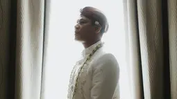 Nino RAN resmi menanggalkan status lajang dengan menikahi Dhabitannisa Auni. Akad nikah keduanya telah dilangsungkan pada hari ini, Jumat (20/9/ 2024) pagi. (Foto: thebridestory)