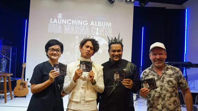Budi Doremi dan Virgoun saat peluncuran album Dua Warna Cinta , Kamis (17/2/2022)
