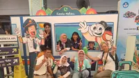 Mudik Lebaran, IMDE Berbagi Buku Gratis di Stasiun Pasar Senen