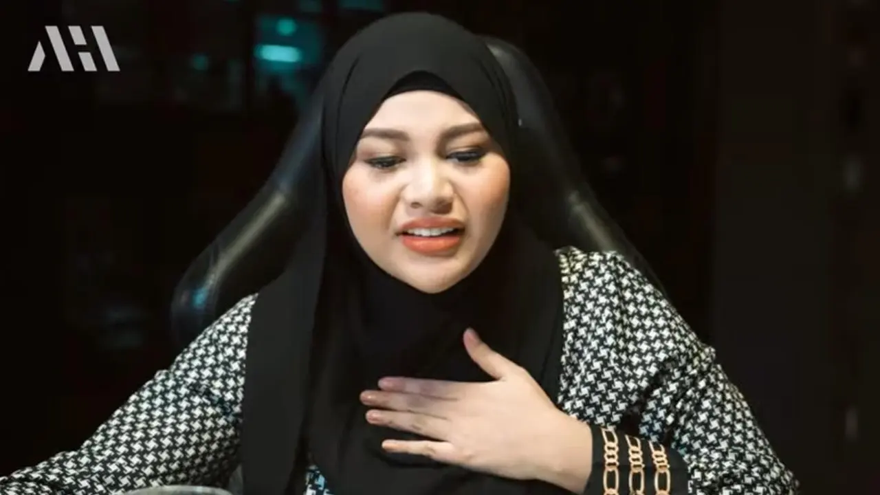 Ekspresi Aurel Hermansyah ketakutan makan di tempat tinggi