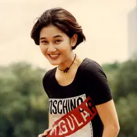 Nike Ardilla meninggal dunia dalam usia 19 tahun saat kariernya kian melejit ( [uniqpost.com]