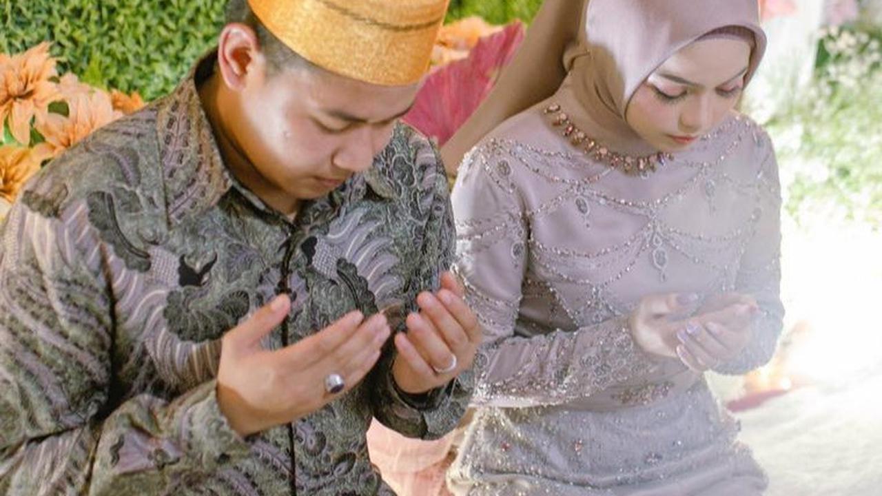 Abdul Azis diketahui berprofesi sebagai seorang pengusaha. Ia kerap mengunggah potretnya di area pertambangan.