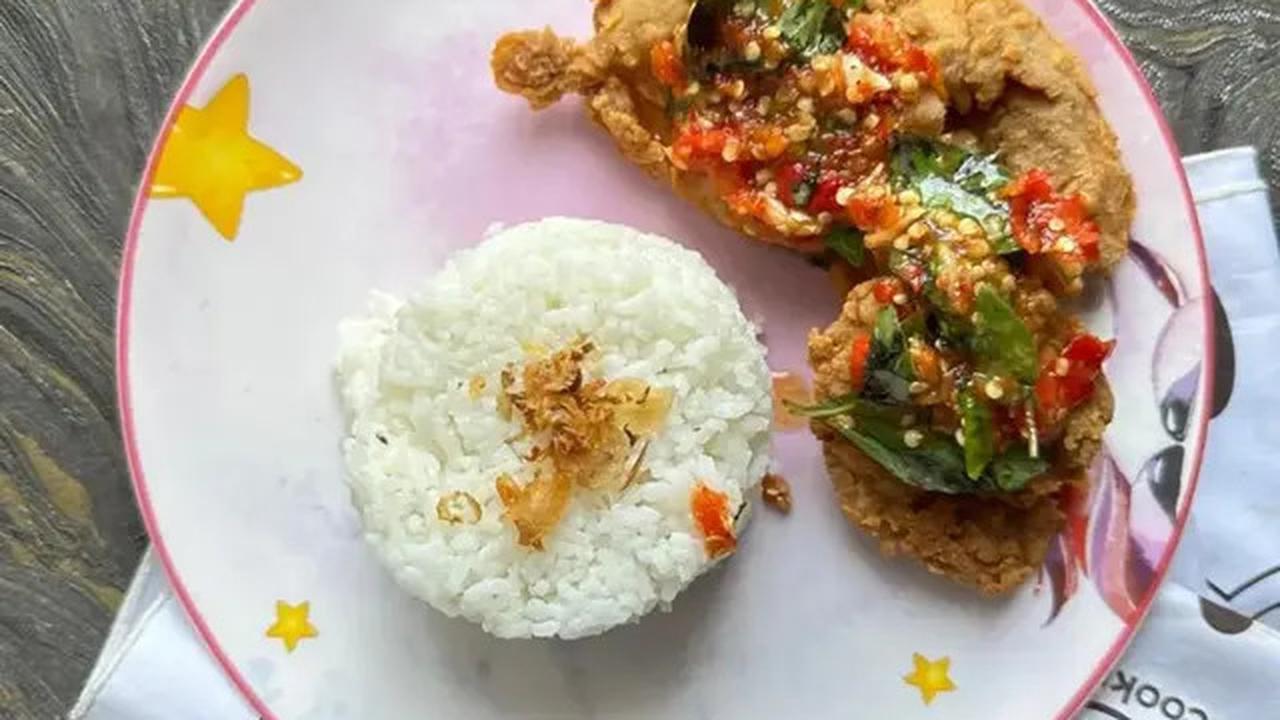 3 Resep Praktis Ayam Kemangi dari Kukus hingga ala Manado